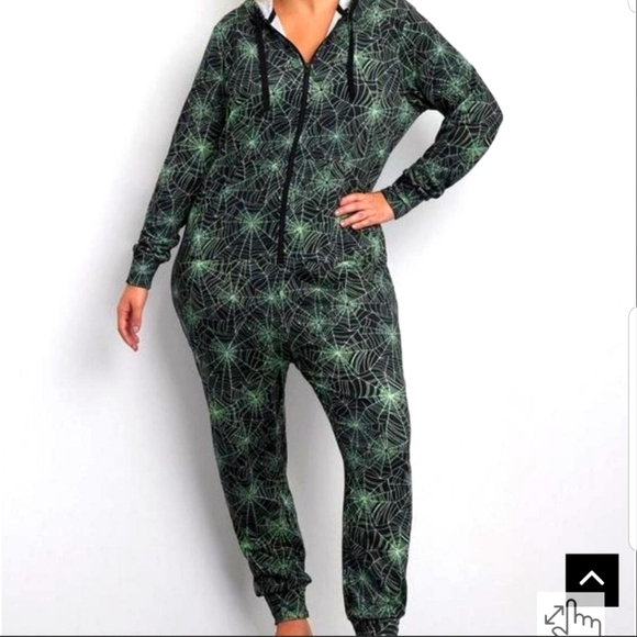 torrid Other - Torrid Plus Size 1X/2X Spiderweb Print Onesie in Black & Green.